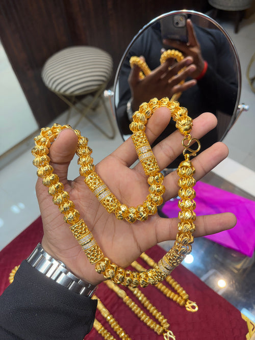 BROAD DAIMOND CHAIN