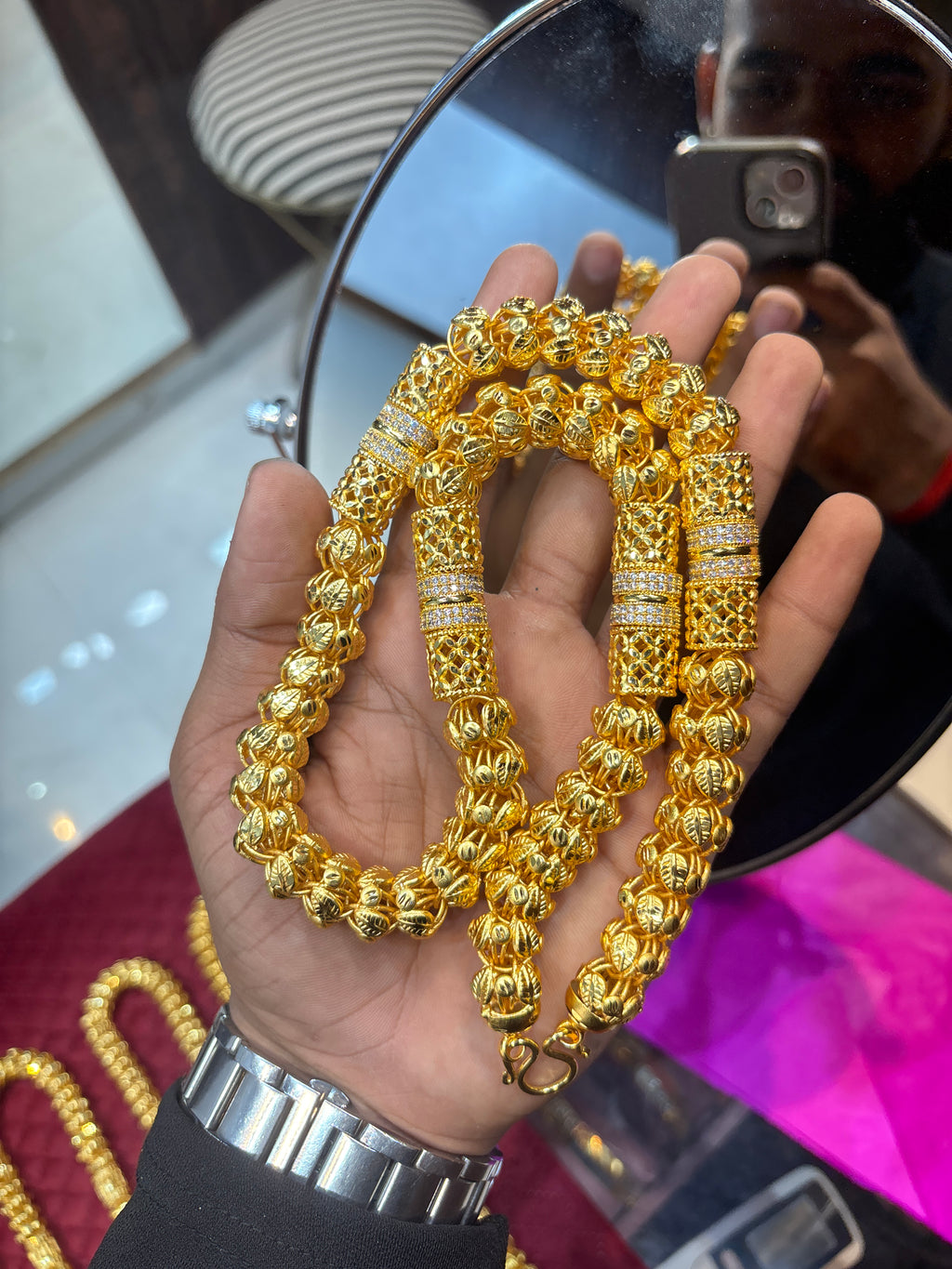 BROAD DAIMOND CHAIN